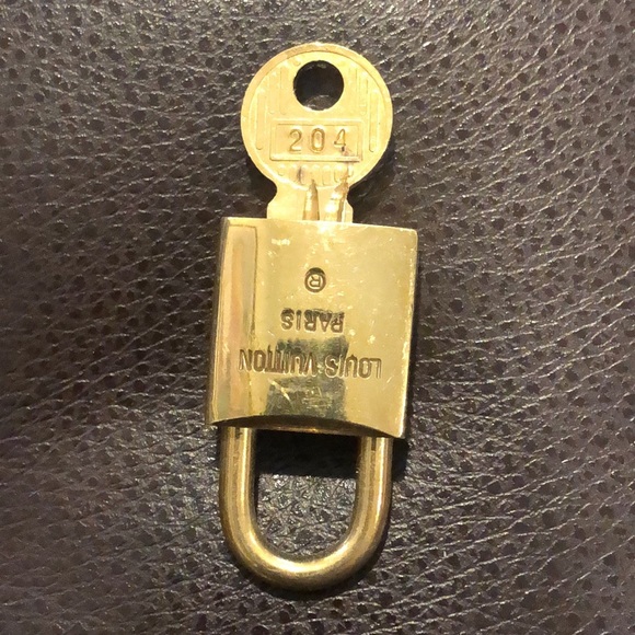 Vintage LV Louis Vuitton Padlock Lock & Key 204 - Picture 4 of 12